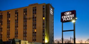 Newark Crowne Plaza Exterior